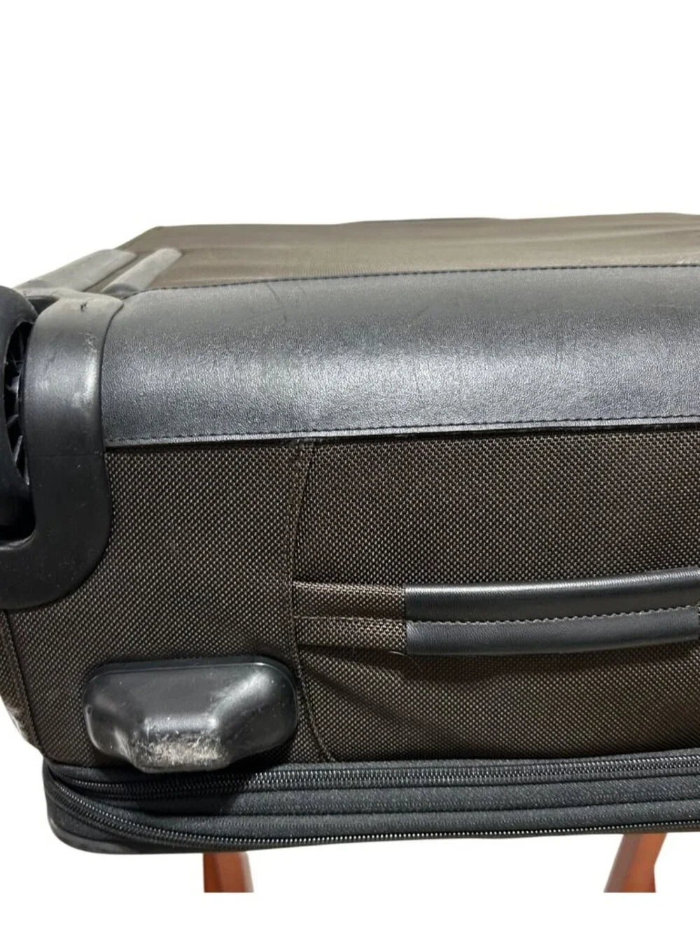 Tumi Alpha 2 Expandable Compact Carry-On Luggage Black Durable Nylon